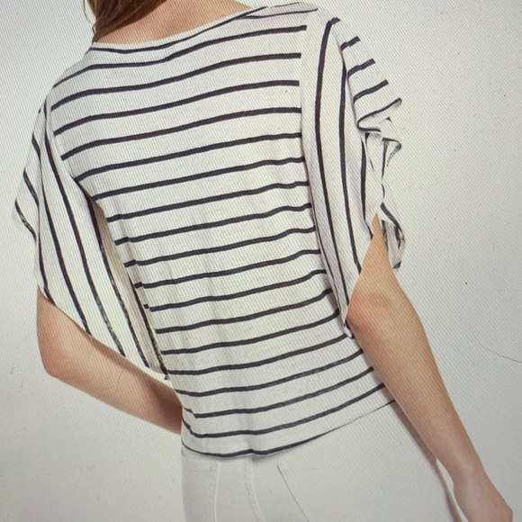 Cupcakes & Cashmere striped flutter linen top - Picture 3 of 8